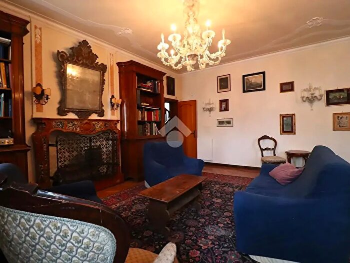 Appartamento con 6 locali in vendita in Campo San Filippo E Giacomo, Venezia