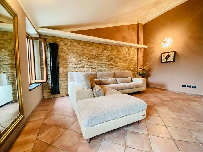 Appartamento trilocale in affitto in Antraccoli, Lucca