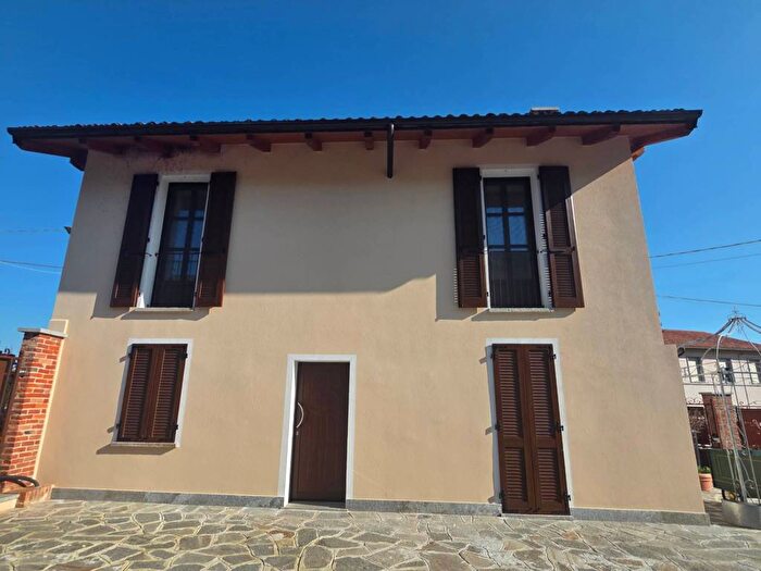 Casa trilocale in affitto in Frazione Montegrosso Cinaglio, Sessant San Grato, Asti