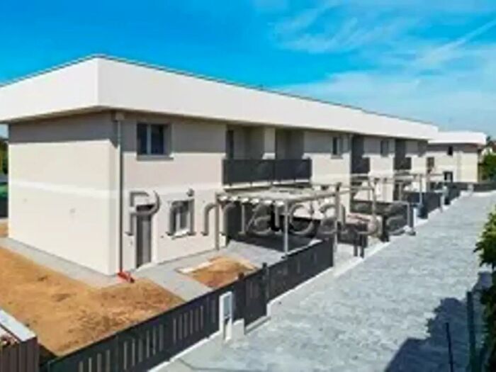 Casa con 5 locali in vendita in Via Luigi Pirandello Snc, Zevio