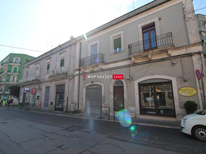 Appartamento trilocale in affitto in Via dei Mille, Martina Franca