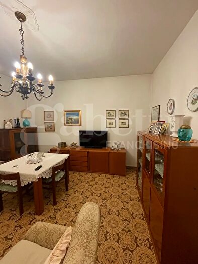 Appartamento quadrilocale in vendita in Modena