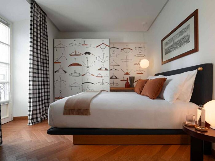 Appartamento bilocale in affitto in Via Alessandro Manzoni, Scala Manzoni, Milano