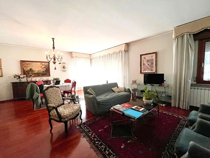 Casa con 5 locali in vendita in Rovigo