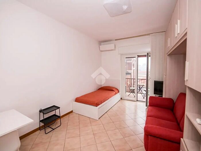 Appartamento trilocale in affitto in Via Giulio Romano, Milano