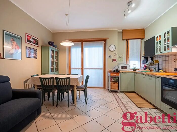 Appartamento bilocale in vendita in Via Cambiasi, Milano