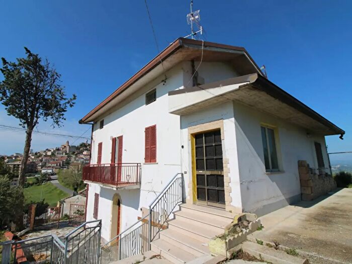 Casa con 10 locali in vendita in Via Fonte Ottone, Colonnella