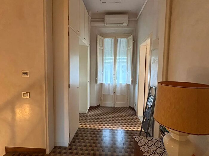 Casa con 6 locali in vendita in Viale Giacomo Puccini, Lucca