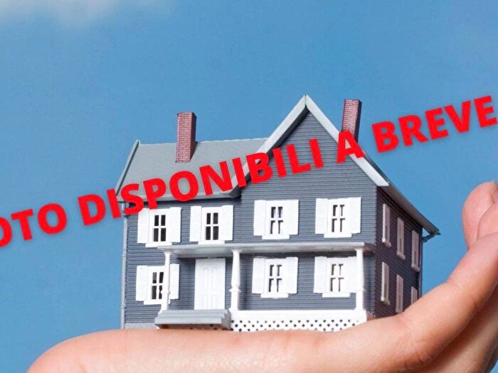 Appartamento con 6 locali in vendita in Via Ravenna, Bologna, Roma