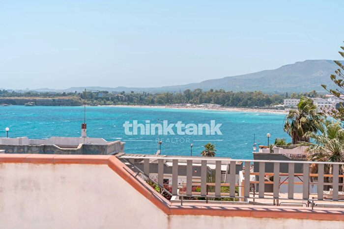 Casa con 8 locali in vendita in Via delle Costellazioni, Siracusa