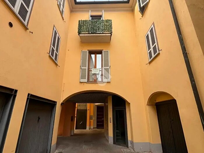 Appartamento bilocale in vendita in Vicolo Nicolò Tommaseo, Lodi