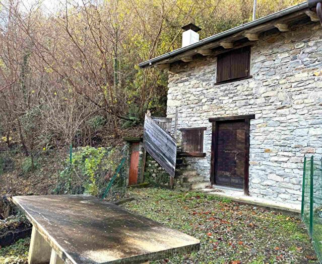 Casa trilocale in vendita in Via ai Crotti, Samolaco