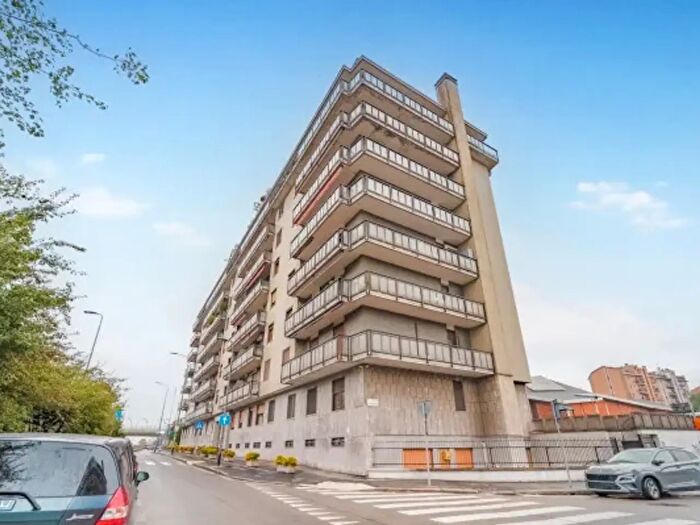 Appartamento quadrilocale in vendita in Via Giovanni Schiavoni, Milano