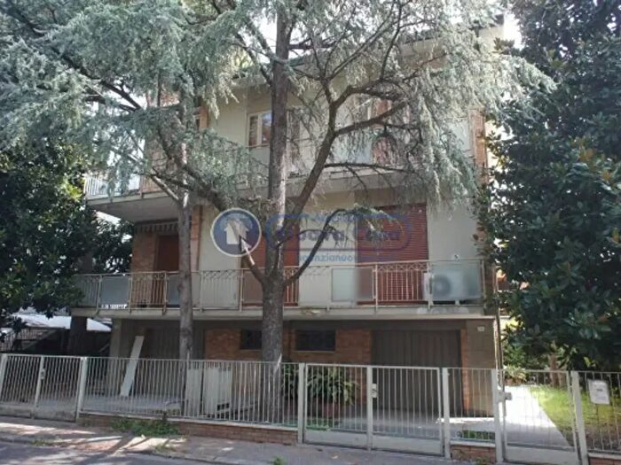 Appartamento con 6 locali in vendita in Via Nizza, Ravenna