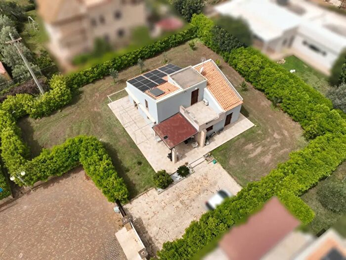 Casa con 6 locali in vendita in Via Don Enrico Sigona, Pozzallo