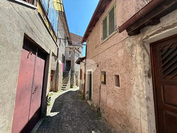 Appartamento trilocale in vendita in Via degli Scacciati, Palestrina