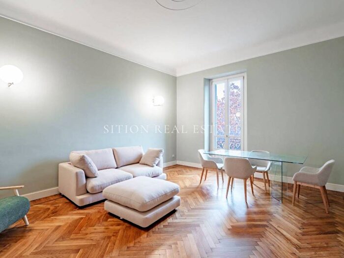 Appartamento quadrilocale in affitto in Largo Quinto Alpini, Vincenzo Monti, Milano