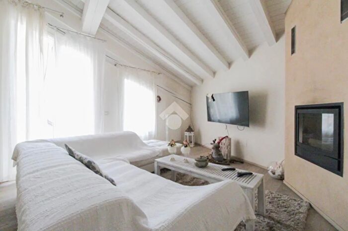 Casa quadrilocale in vendita in Via Cantalupo, Nuvolera