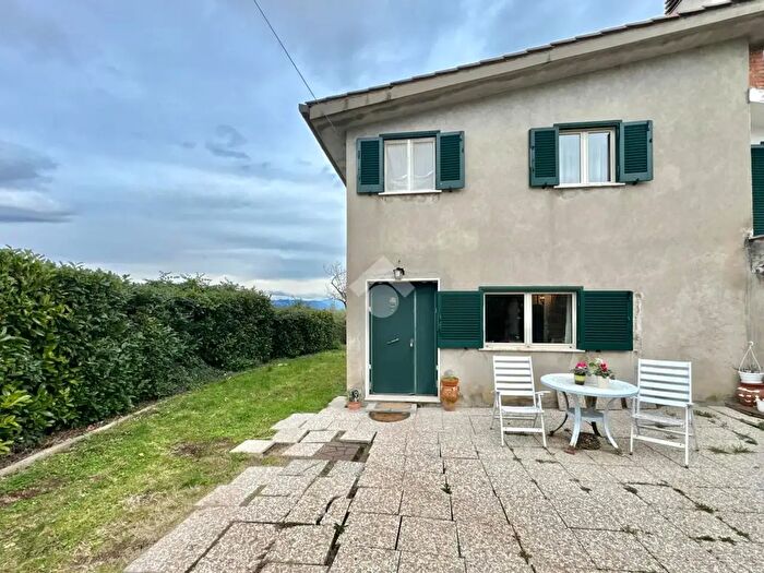 Casa con 6 locali in vendita in Via Calcara Muratelle, San Cesareo
