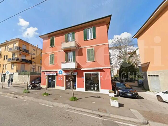 Appartamento con 5 locali in vendita in Via Toscana, Bologna