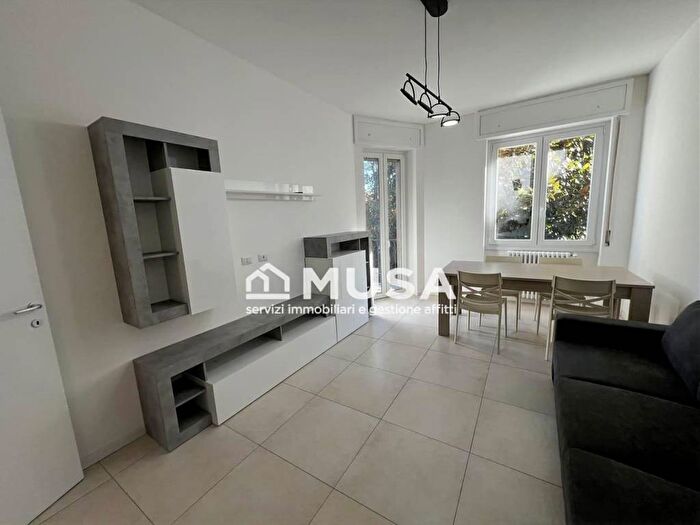 Appartamento trilocale in affitto in Via Francesco Valcamonica, Semicentro, Vimercate