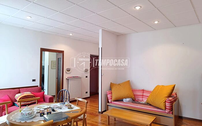 Appartamento bilocale in vendita in Via Roma, Dizzasco