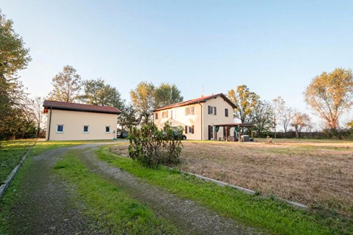 Casa con 5 locali in vendita in Via Manzoni, Carpi