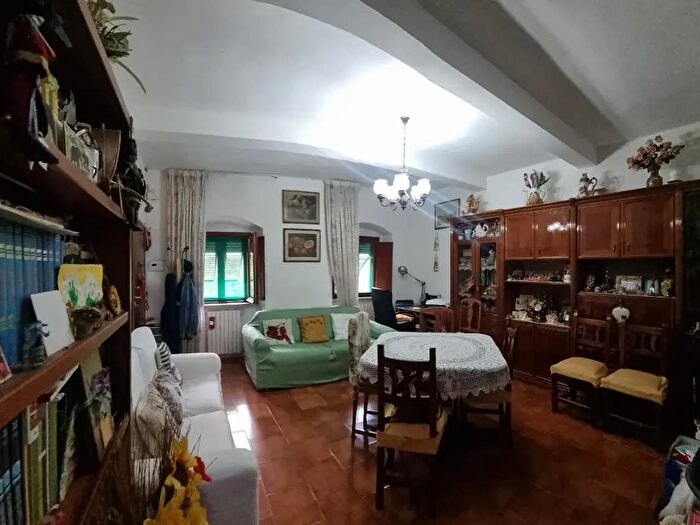 Appartamento con 6 locali in vendita in Azza Giuseppe Mazzi, Livorno