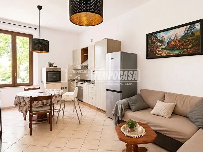 Appartamento trilocale in vendita in Via del Papa, Crevalcore
