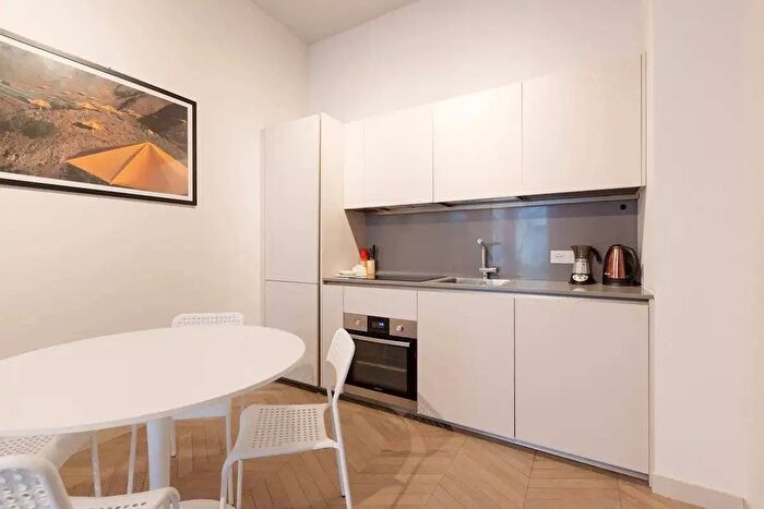 Appartamento bilocale in vendita in Via Meravigli, Milano