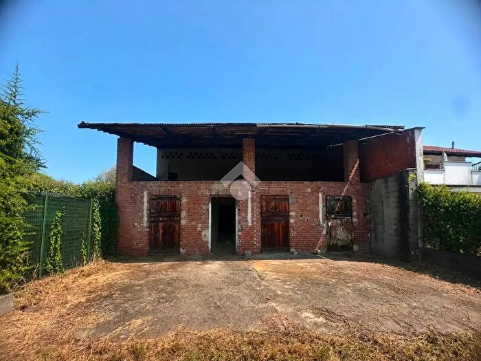 Casa quadrilocale in vendita in Via G Ferrari, Alice Castello