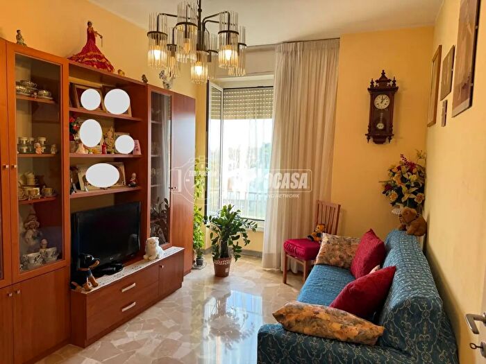 Appartamento trilocale in vendita in Via Milano, Baranzate