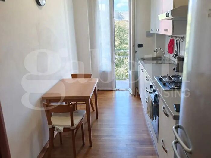Appartamento trilocale in affitto in Via Ferdinando Marescalchi, Milano