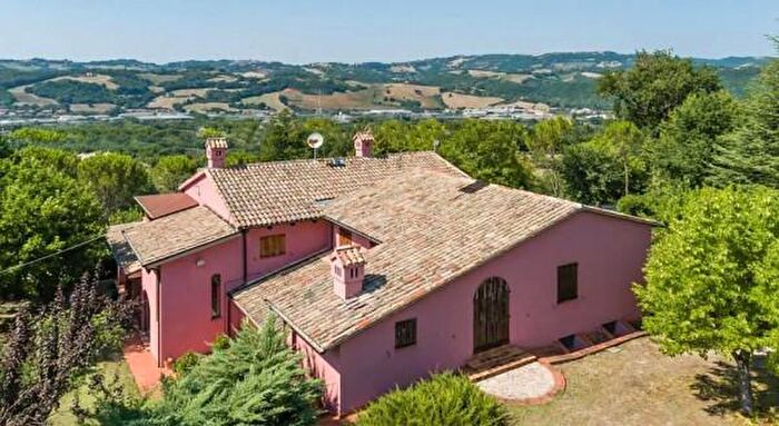 Appartamento con 5 locali in affitto in Fermignano