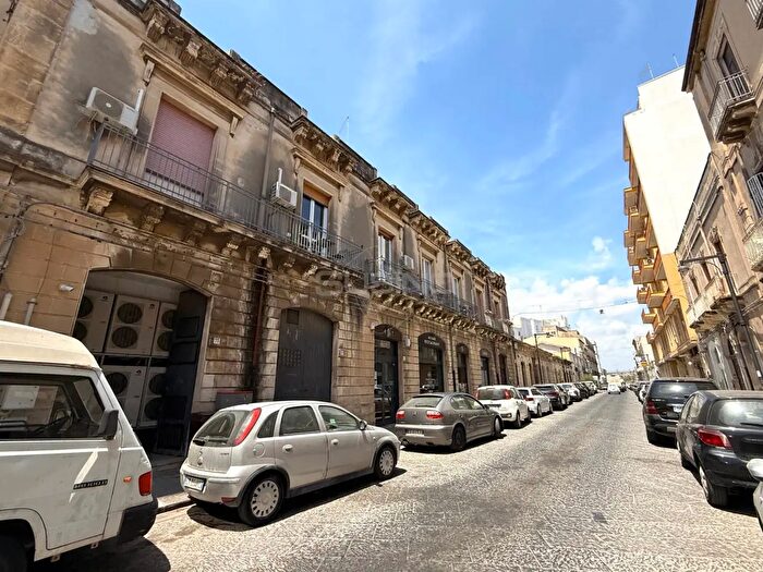 Appartamento bilocale in vendita in Via Crispi, Siracusa