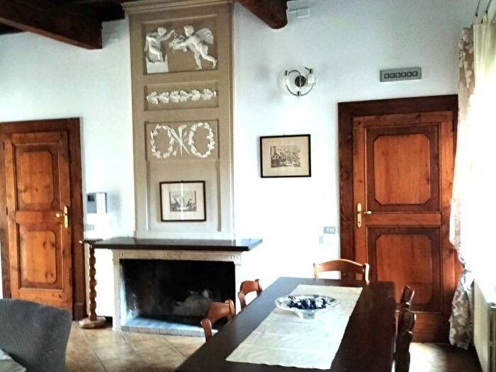 Appartamento trilocale in affitto in Via Ripagrande, Centro Storico, Ferrara