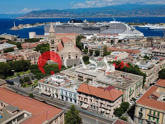 Appartamento con 7 locali in vendita in Piazza Duomo a, Messina
