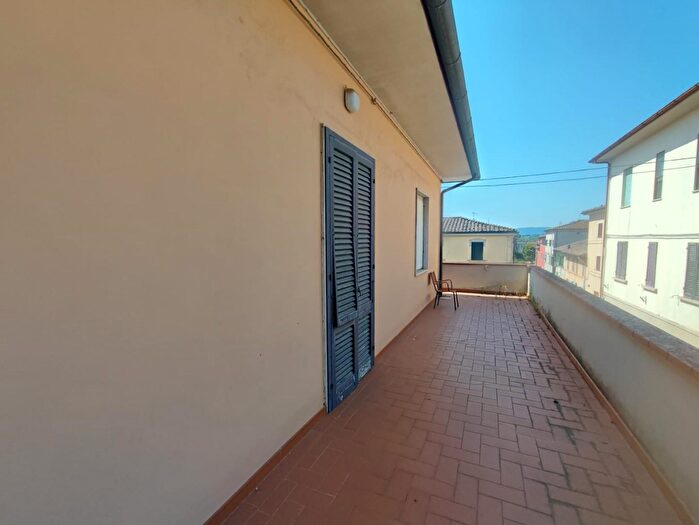 Appartamento con 6 locali in vendita in Palaia