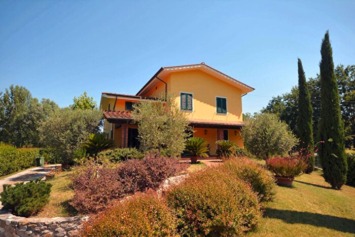 Casa con 5 locali in vendita in Montuolo, Lucca