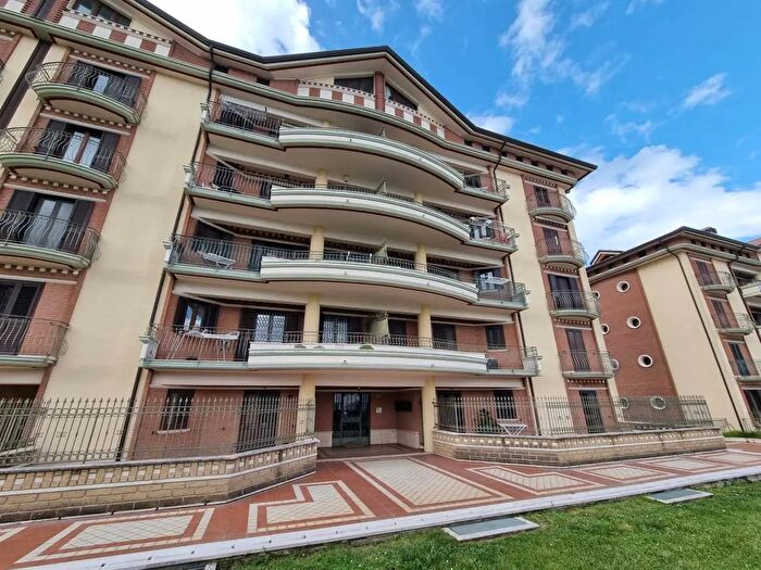 Appartamento quadrilocale in vendita in Contrada Archi, Avellino