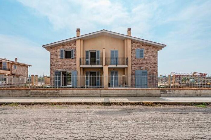 Case in Vendita e in Affitto - 2