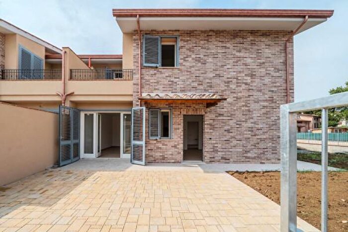 Casa con 5 locali in vendita in Via Deruta, Perugia