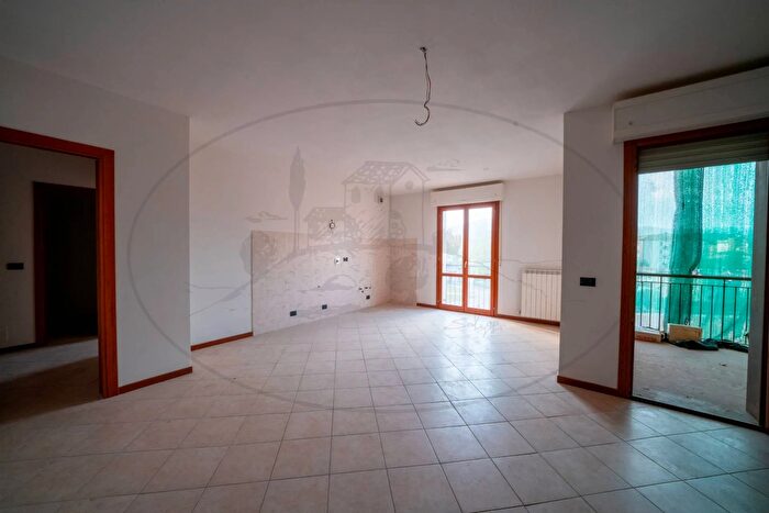 Appartamento trilocale in vendita in Via Vittorio Veneto, Figline e Incisa Valdarno