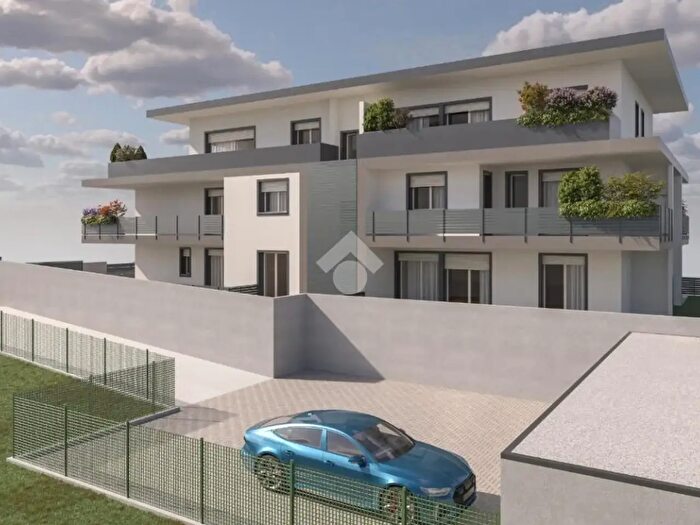 Appartamento trilocale in vendita in Via Monte Grappa, Limbiate