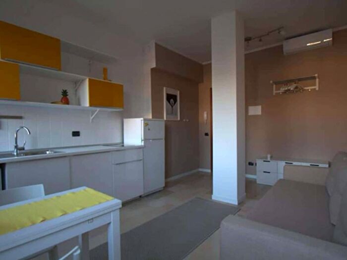 Appartamento bilocale in affitto in Via dei Piatti, Carrobbio, Milano