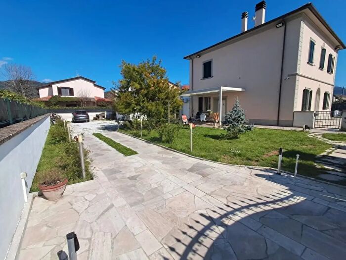Casa con 6 locali in vendita in San Giuliano Terme