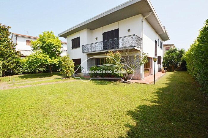 Casa con 14 locali in vendita in Rena Metato, San Giuliano Terme