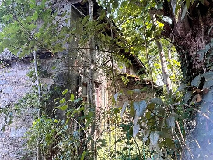 Casa con 6 locali in vendita in Pievepelago