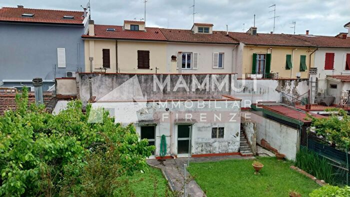 Casa con 7 locali in vendita in Empoli