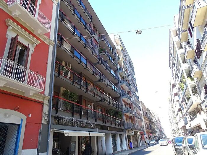 Appartamento quadrilocale in affitto in Via Quintino Sella, Bari